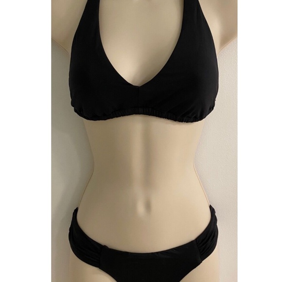 FINAL CLEARANCE PRICE Triangle D Cup Bikini Top & Knockout Bottom - Picture 1 of 3